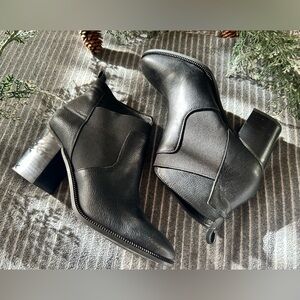 Calvin Klein Black Leather Ankle Boots Block Heel Slip On Women’s 7M